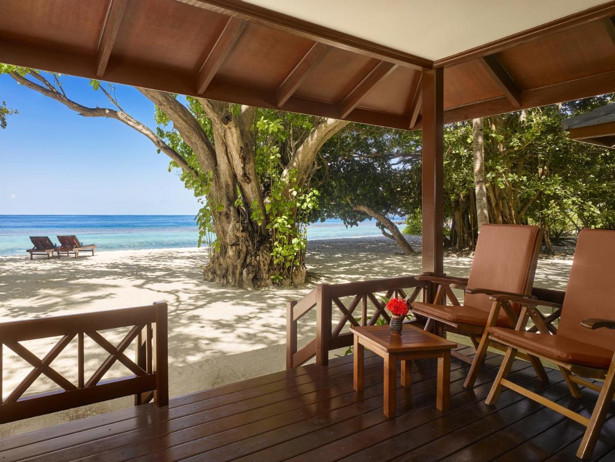 Royal Island Resort Maldives Dharavandhoo Exterior photo Beachfront Villa