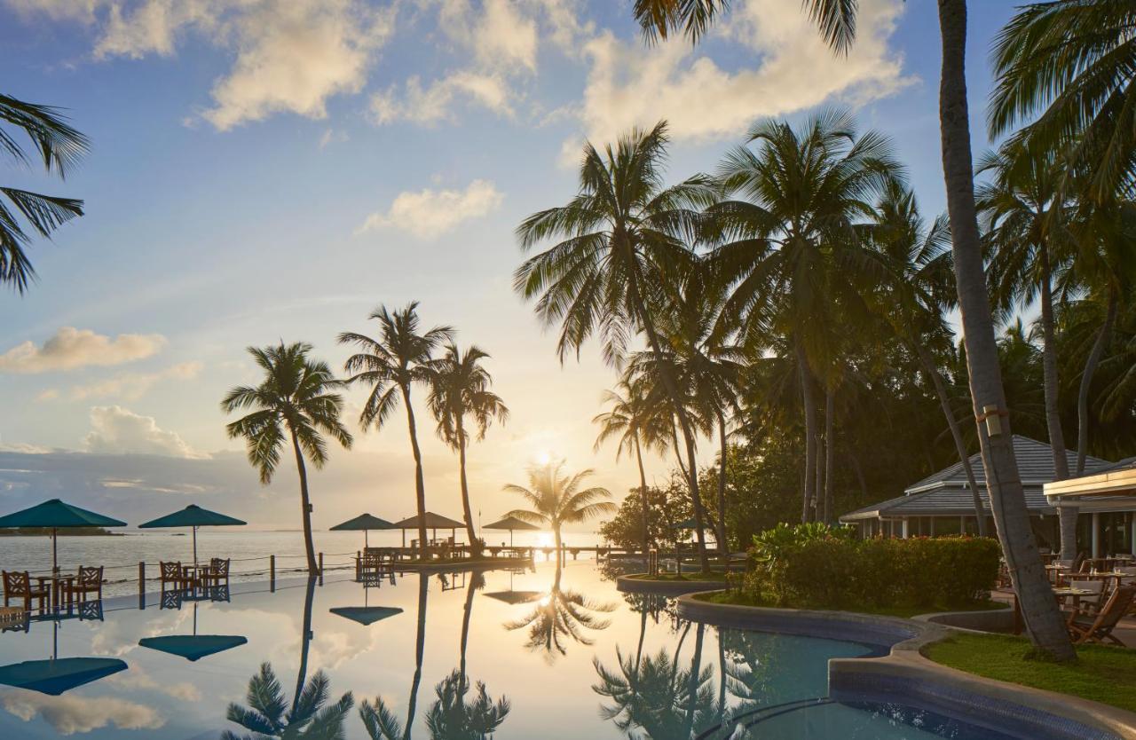 Royal Island Resort Maldives Dharavandhoo Exterior photo Sunset at the Four Seasons Resort