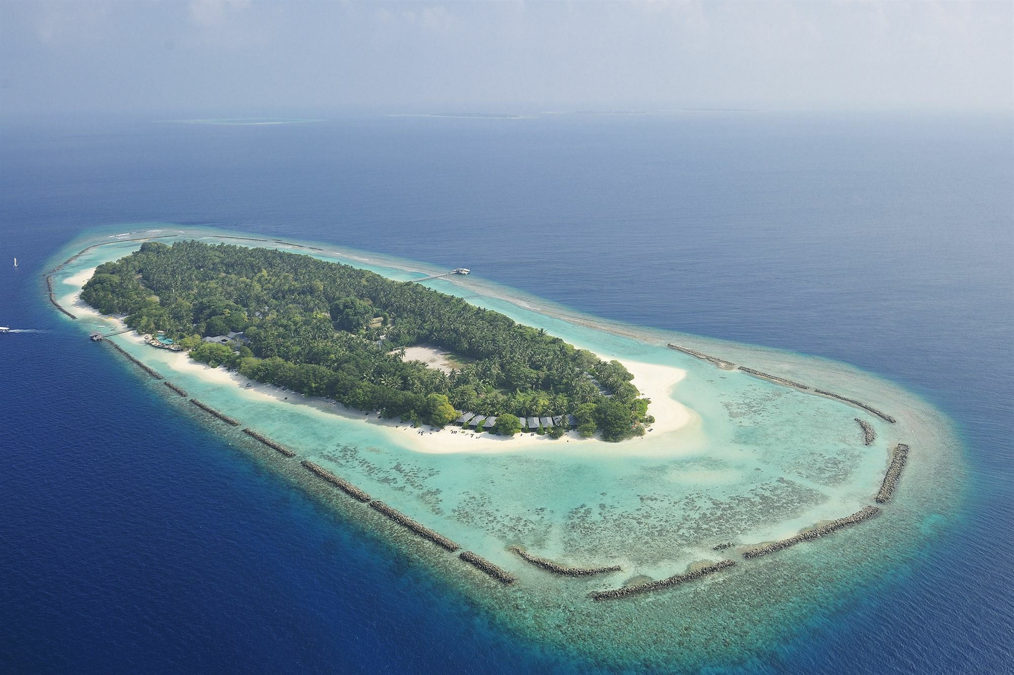 Royal Island Resort Maldives Dharavandhoo Exterior photo An aerial view of the island