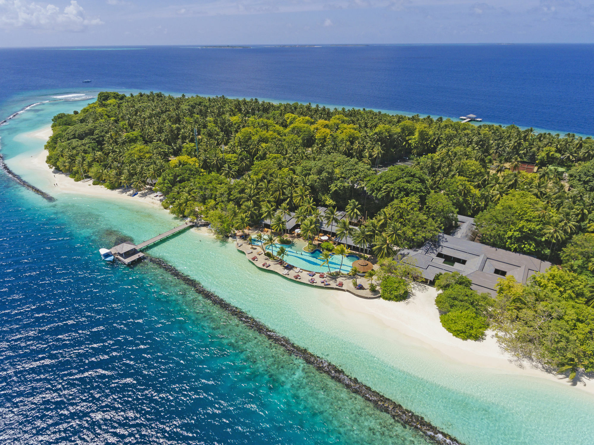 Royal Island Resort Maldives Dharavandhoo Exterior photo The resort island of The Standard